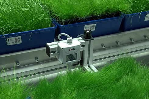 Фото PlantScreen Compact - роботизированная система фенотипирования со встроенным конвейером