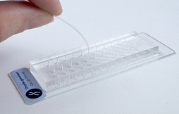 Как генерировать капли с помощью микрофлюидного чипа?